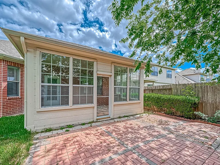 5526 Hazel Berry Way — Photo 32