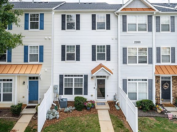3rd image of 2200 Valley Edge Dr Unit 104
