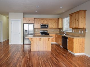 10570 NW 321st Ave, North Plains, OR 97133