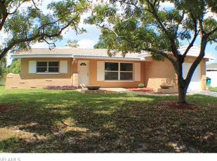 2031 43rd Ter SW, Naples, FL 34116