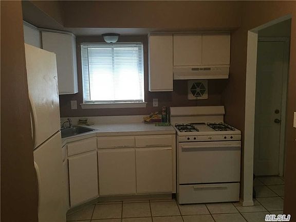 2nd image of 62 Wood Ave