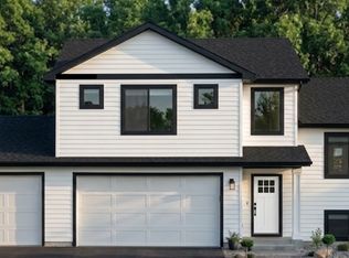 239 Eagle Ridge Dr, Roberts, WI 54023