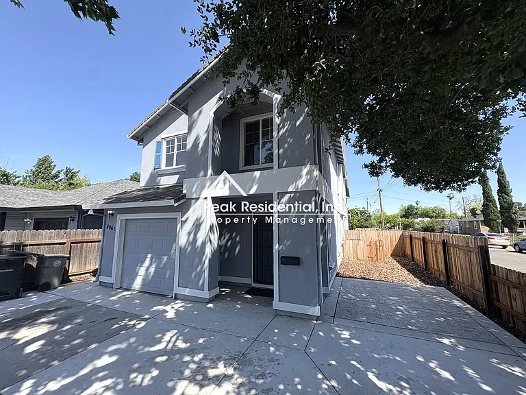 4061 32nd St — Photo 3