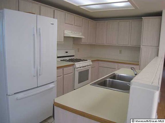 4th image of 1191 Thornbury Lane #A