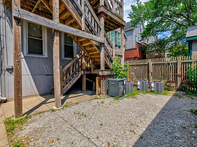 2525 N Wayne Ave #1F — Photo 8