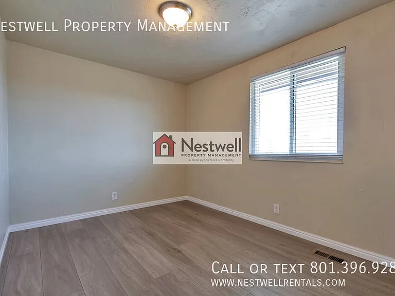 5676 S 3525 W — Photo 11