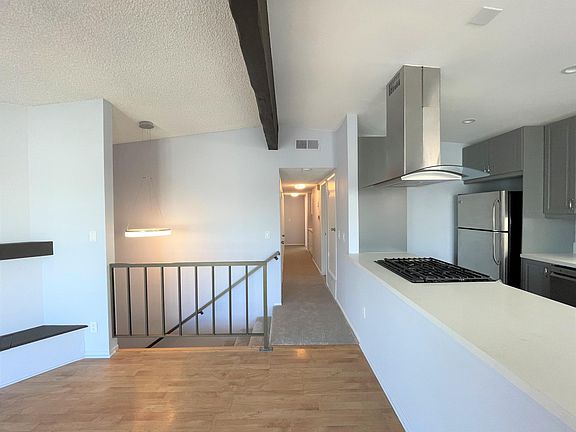 4th image of 419 Longfellow Ave