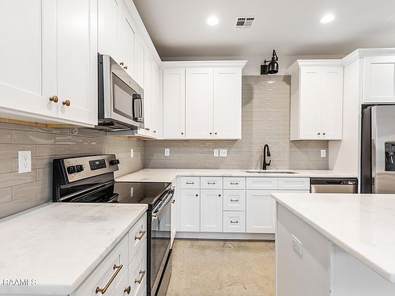 2nd image of 507 Highland Park Ln