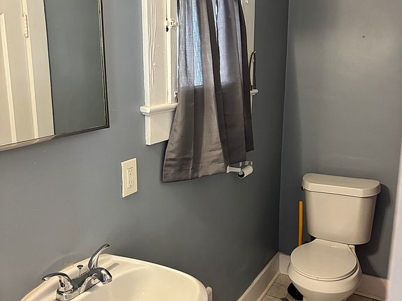 3rd image of 321 W Allen St #315