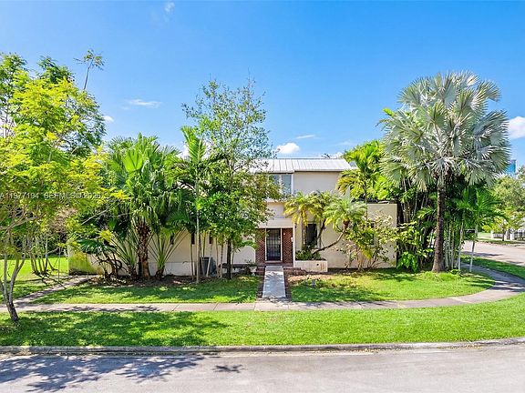 4th image of 701 SW 27th Rd