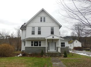 106 State St, Lenoxville, PA 18446