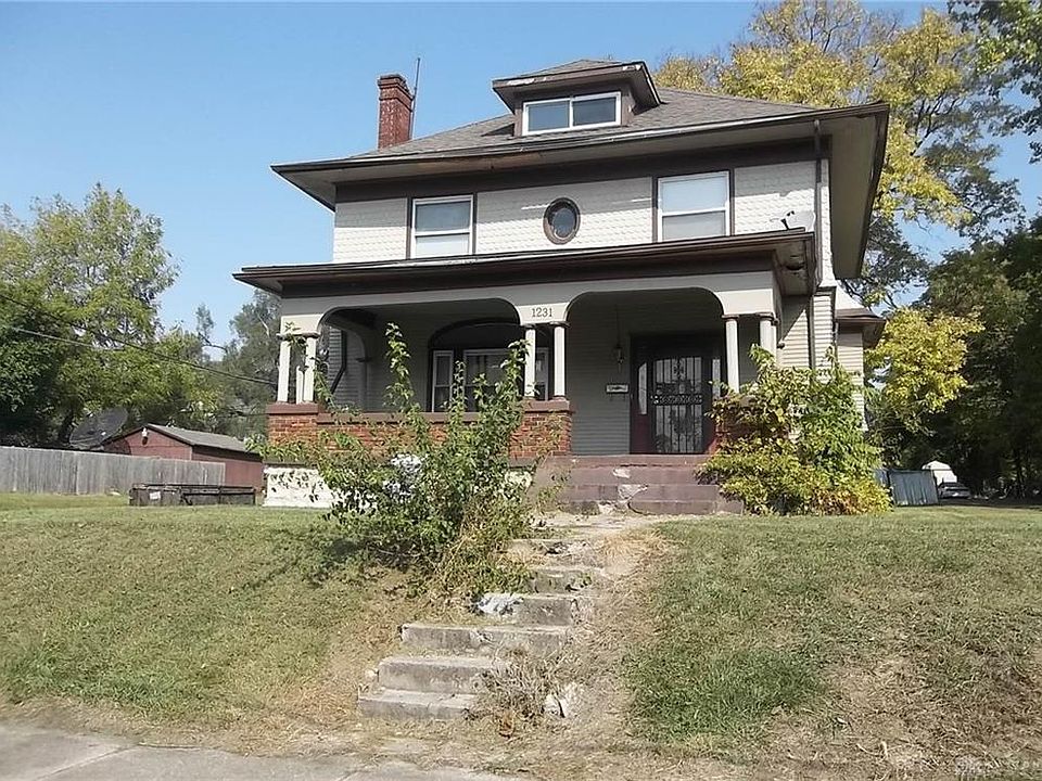 1st image of 1231 W Grand Ave