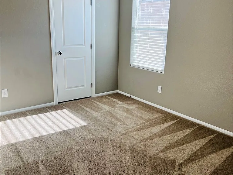 9325 Keystone Ridge Ave — Photo 11