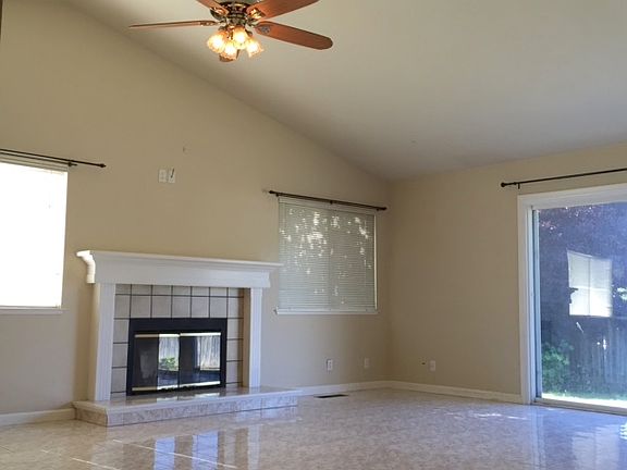 3rd image of 62 Vista Ln