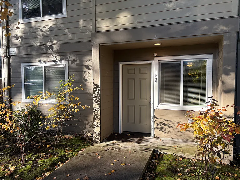 909 W 4th Ave #104 — Photo 3