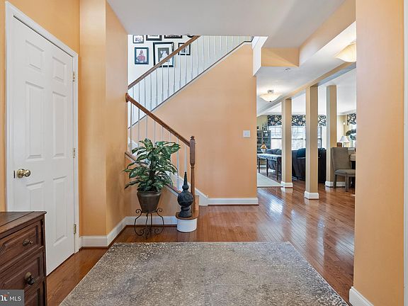 5th image of 103 Potters Pond Dr