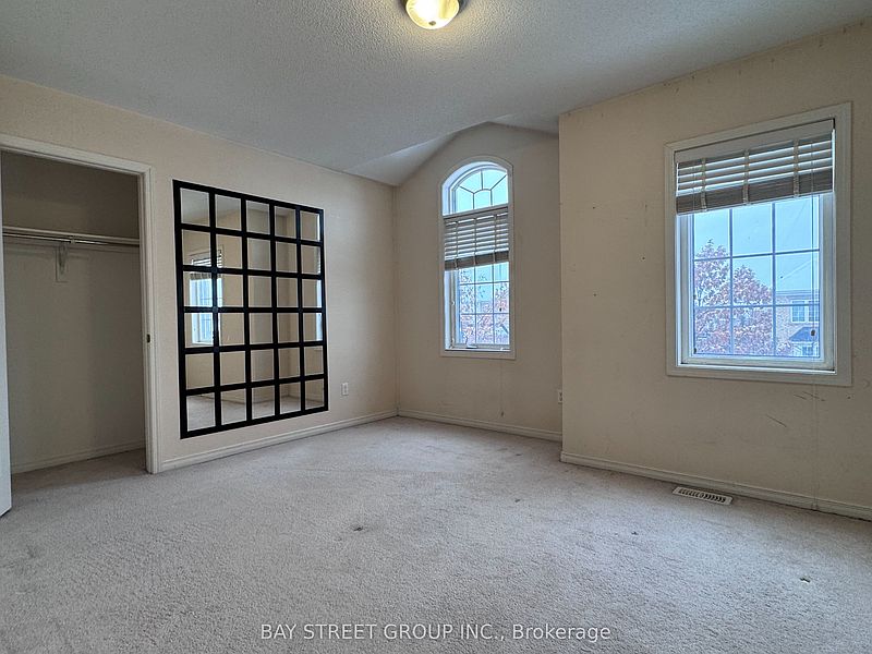 Burlington House for rent - 4 Bedrooms — photo 15