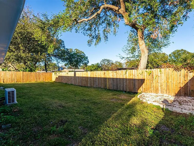 2203 Nottingham Rd — Photo 24