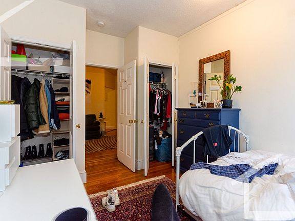 5th image of 74 Egmont St APT 3B