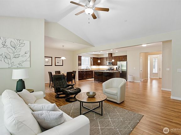 4th image of 1418 Ethel Street NW