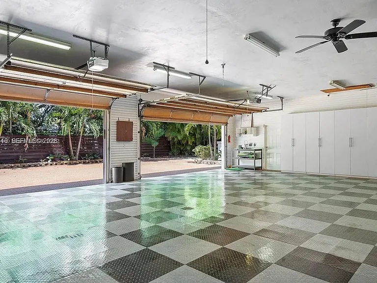 800 SW 12th Ave — Photo 48