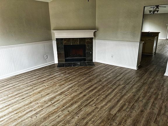 2nd image of 9120 Newport Ln