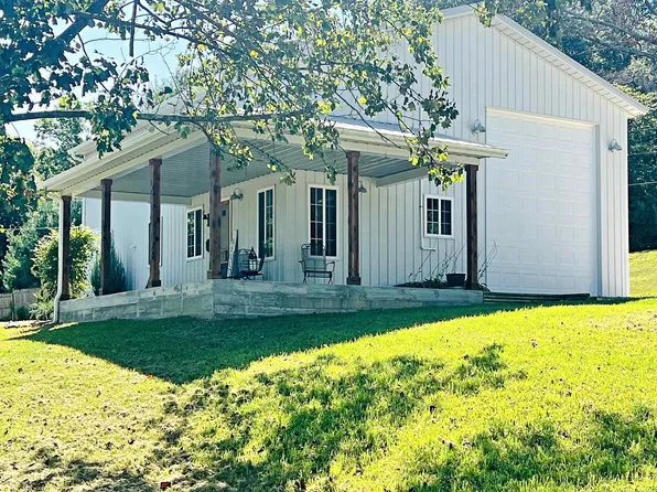 1259 Brickyard Rd, Loogootee, IN 47553