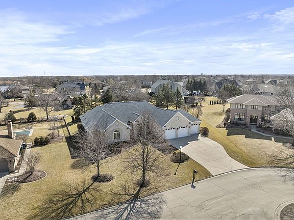 2nd image of 16853 S Comandra Cir
