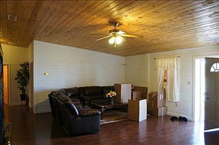 4th image of 4001 W 21st St