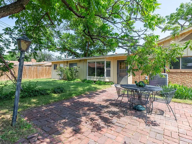 3317 Santa Monica Dr — Photo 29