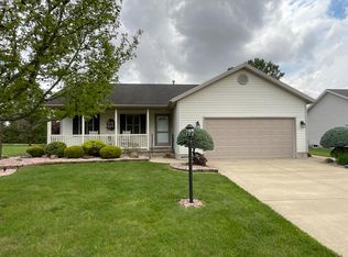21 Whitney Dr, Fremont, OH 43420