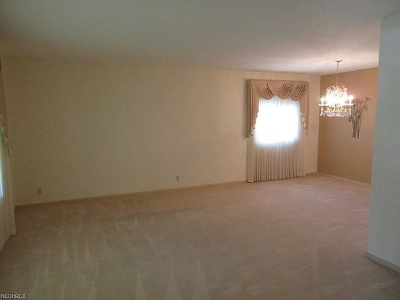 5th image of 2681 Dorset Dr