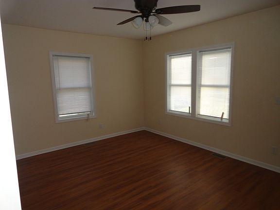 5th image of 210 S Midland Ave