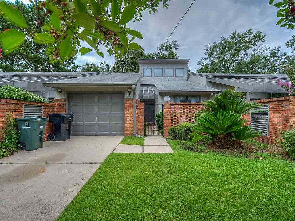 1st image of 182 NE Villas Ct