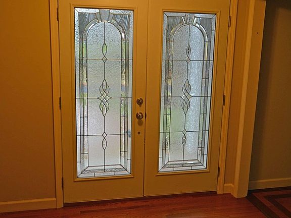 5th image of 124 Sherry Ln