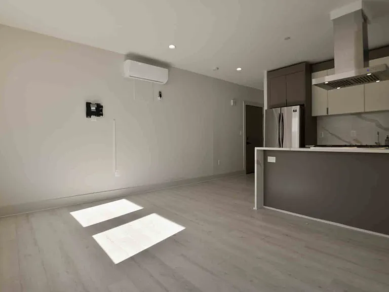 839 Kennedy St NW #108 — Photo 2