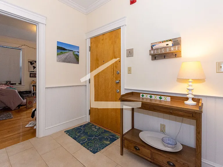 27 Glenville Ave #13 — Photo 5