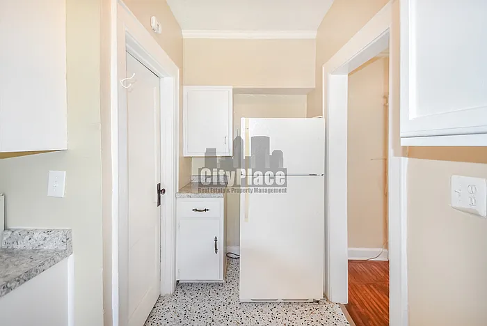 728 E 34th St — Photo 17