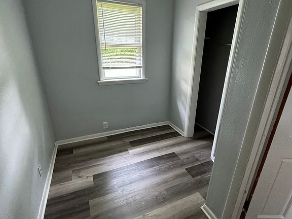 4th image of 212 Lawndale Ave