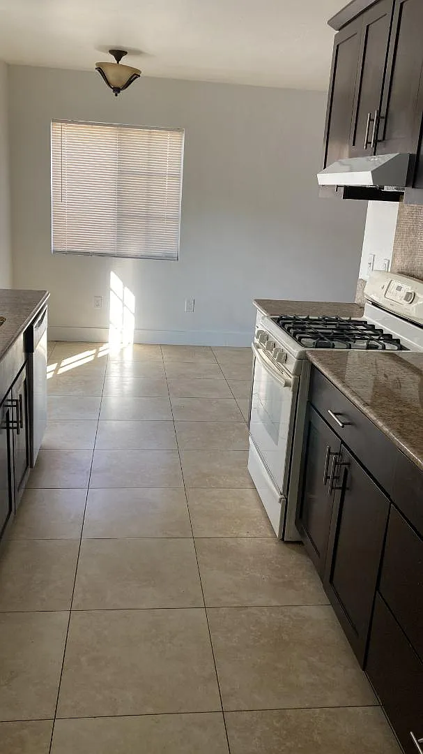 172 Palomar St. — Photo 4