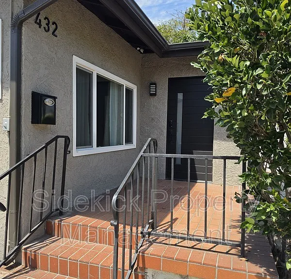 432 W Garfield Ave — Photo 1