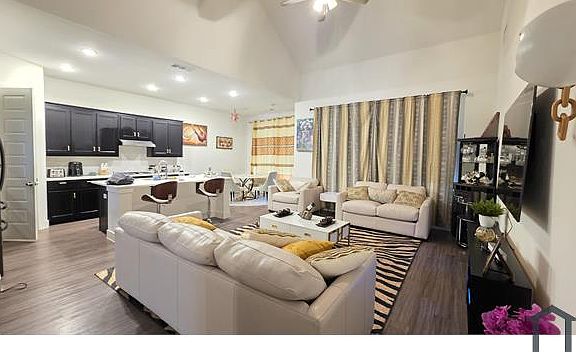 5th image of 3082 Aqueduct Ave