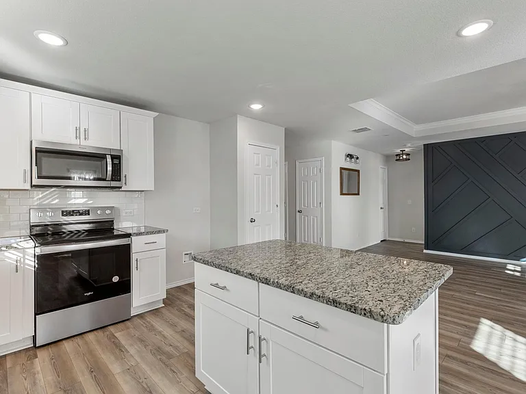 10121 Wyseby Rd — Photo 15