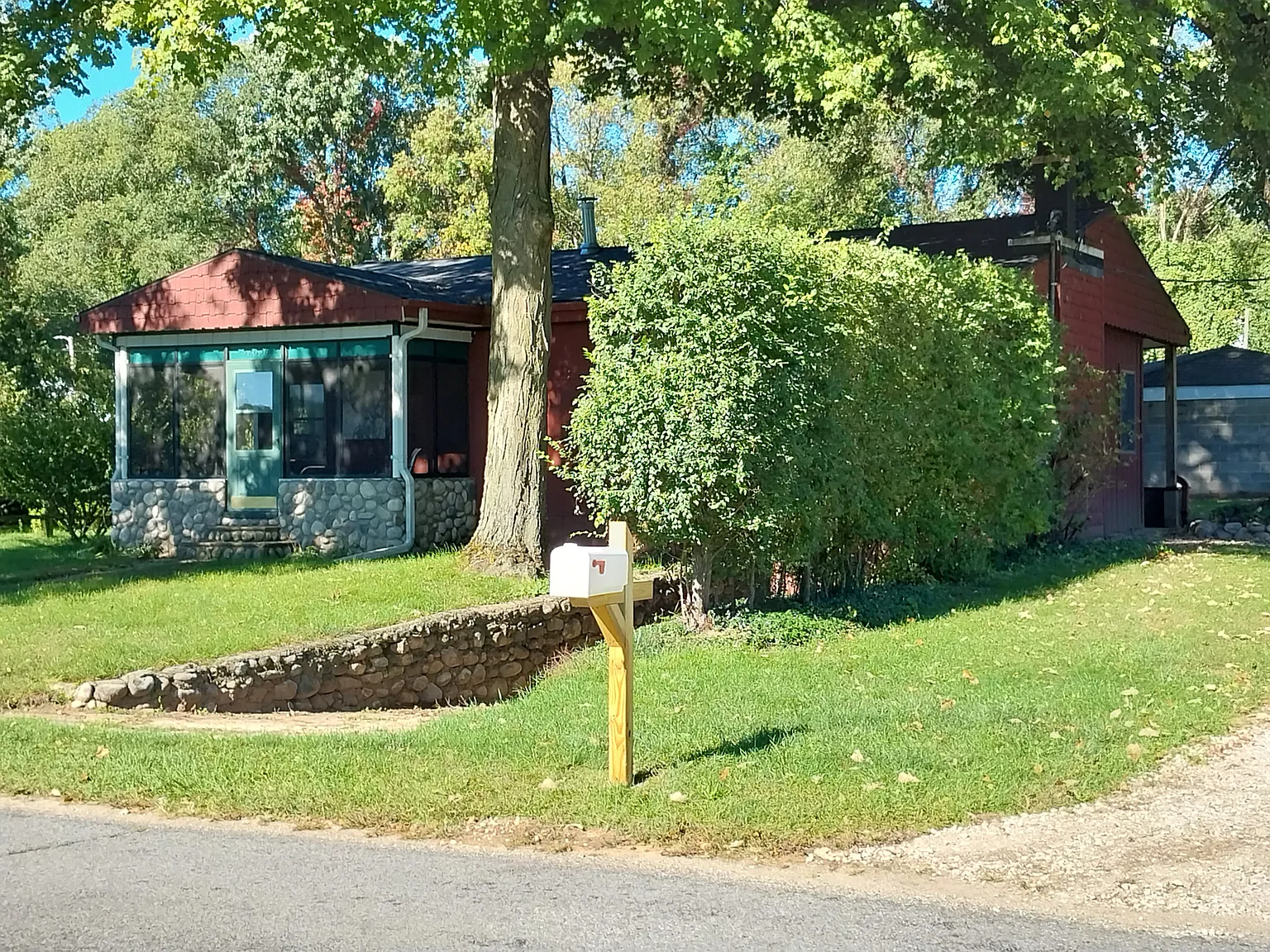 52656 Lakeshore Dr — Photo 2