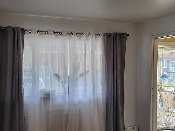 4th image of 259 Swinton Ave #1