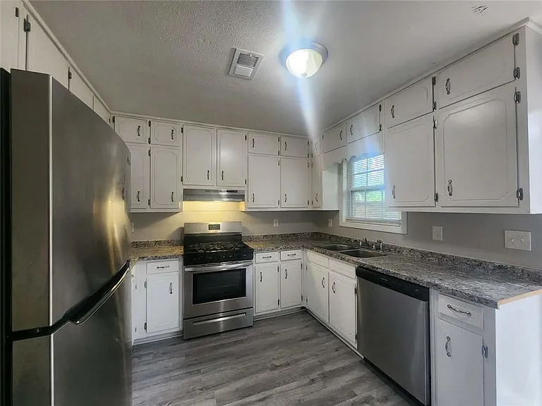1168 Pinedale Cir NW — Photo 6