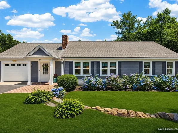 17 Hilltop Dr, Bourne, MA 02532