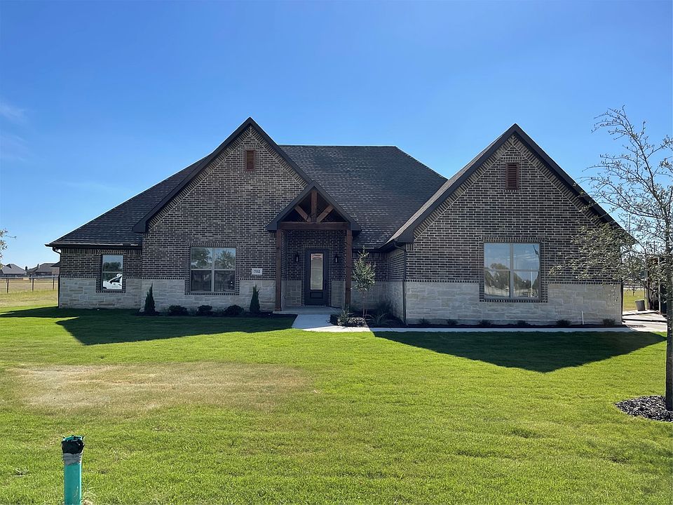 1st image of 702 Olivia Ln