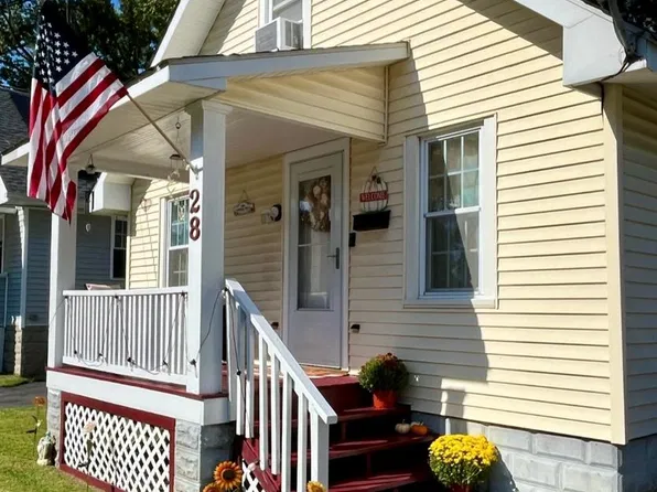 28 Jenkins Ave, Pennsville, NJ 08070