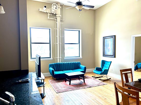 5th image of 936 Broad St #317